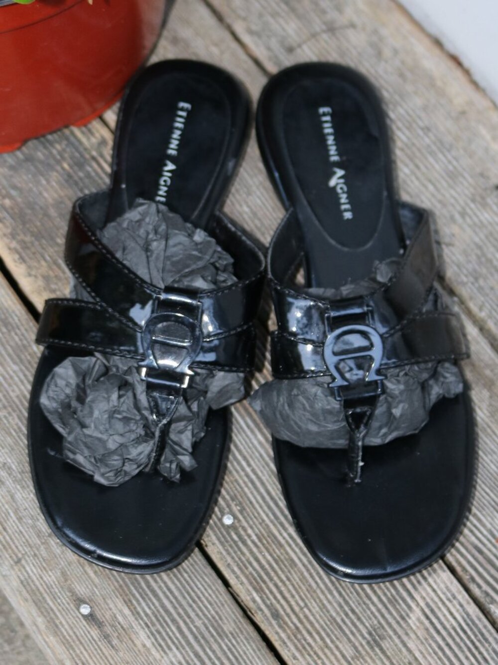 Etienne Aigner Black Patent Leather Silver Logo Flat Thong Sandals Sz 7.5